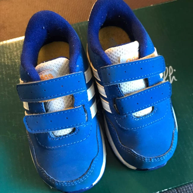 adidas(アディダス)のadidas 子供スニーカー(13cm) キッズ/ベビー/マタニティのベビー靴/シューズ(~14cm)(スニーカー)の商品写真