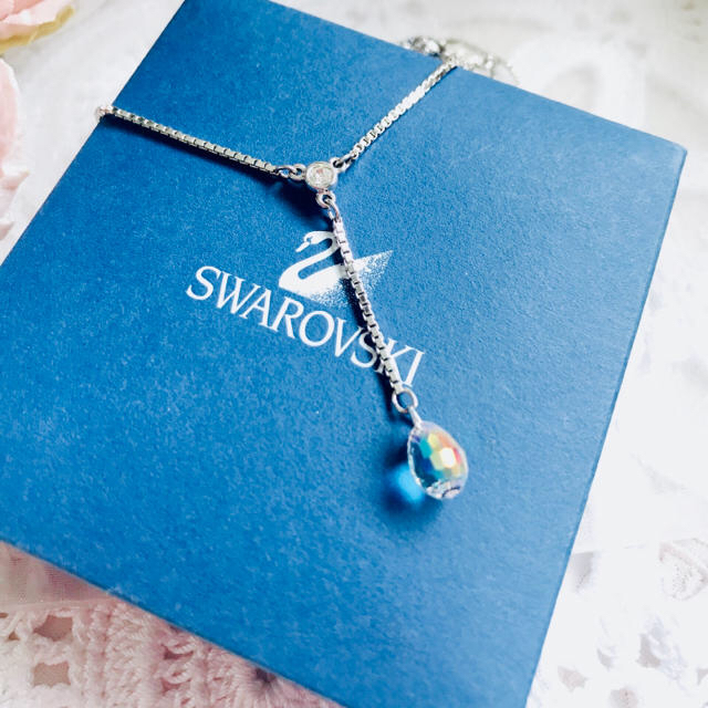 SWAROVSKI(スワロフスキー)のスワロフスキー　オーロラ カラー　ネックレス  レインボー  SWAROVSKI レディースのアクセサリー(ネックレス)の商品写真