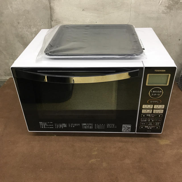 E/14/ TOSHIBA 電子レンジ ER-S18 2019年製 角皿未使用!