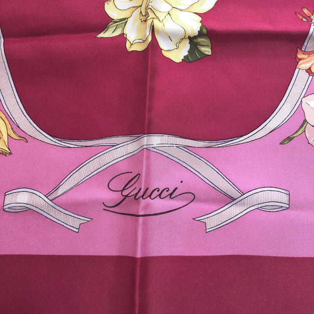 Gucci(グッチ)のマグノリア様専用　GUCCI グッチ　スカーフ レディースのファッション小物(バンダナ/スカーフ)の商品写真