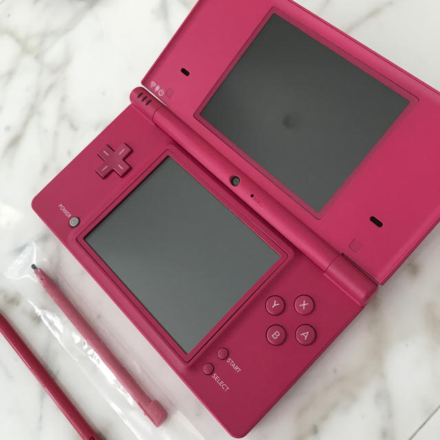 ニンテンドーDS(ニンテンドーDS)のニンテンドーDS どうぶつの森 SET エンタメ/ホビーのゲームソフト/ゲーム機本体(家庭用ゲーム機本体)の商品写真