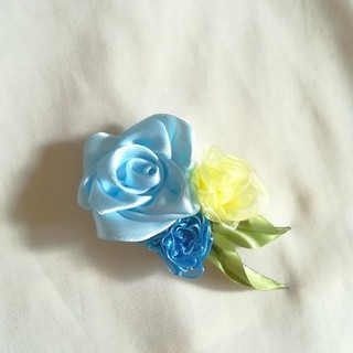 ラッピング無料☆華やかリボンの薔薇 2wayコサージュ  blue 母の日父の日(コサージュ/ブローチ)