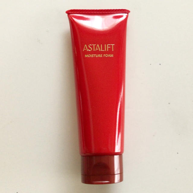 ASTALIFT(アスタリフト)のアスタリフト　モイスチャー洗顔フォーム コスメ/美容のスキンケア/基礎化粧品(洗顔料)の商品写真