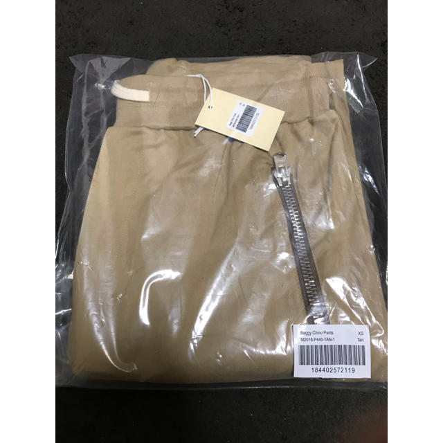 FEAR OF GOD(フィアオブゴッド)の【国内未入荷】mnml Baggy chino pants TAN XSサイズ メンズのパンツ(チノパン)の商品写真