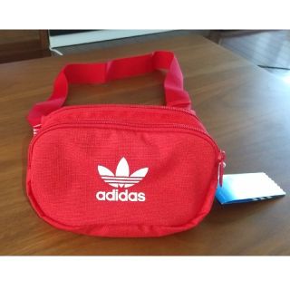 アディダス(adidas)の新品未使用 アディダス ESSENTIAL CROSS BODY(ボディーバッグ)