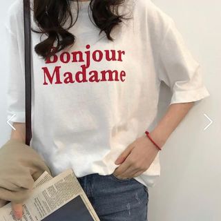 ディーホリック(dholic)の新品　赤ロゴTシャツ　カットソー　韓国ファッション(Tシャツ/カットソー(半袖/袖なし))