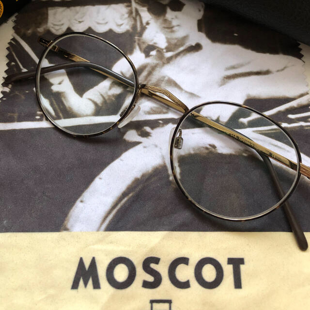 MOSCOT