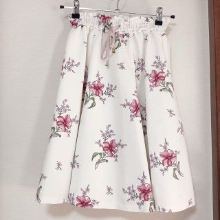 ジルバイジルスチュアート(JILL by JILLSTUART)のジルバイジルスチュアート  お花柄スカート(ひざ丈スカート)