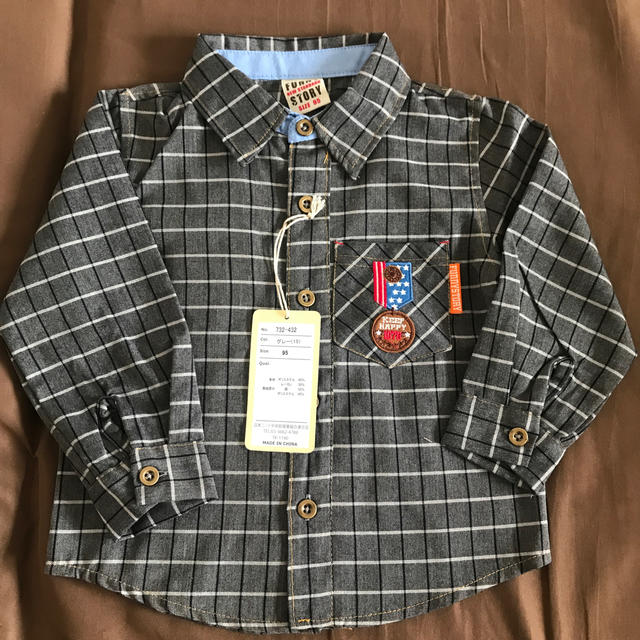 FUNNY STORY(ファニーストーリー)の新品★シャツ95サイズ キッズ/ベビー/マタニティのキッズ服男の子用(90cm~)(Tシャツ/カットソー)の商品写真