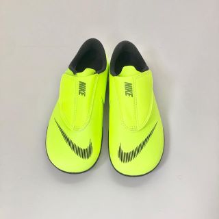 ナイキ(NIKE)の新品 NIKE スニーカー キッズ 18(スニーカー)