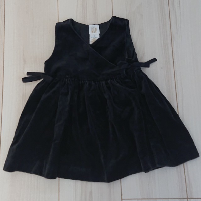 babyGAP(ベビーギャップ)のbabyGAP 女児ワンピース  ブラック 80 キッズ/ベビー/マタニティのベビー服(~85cm)(ワンピース)の商品写真