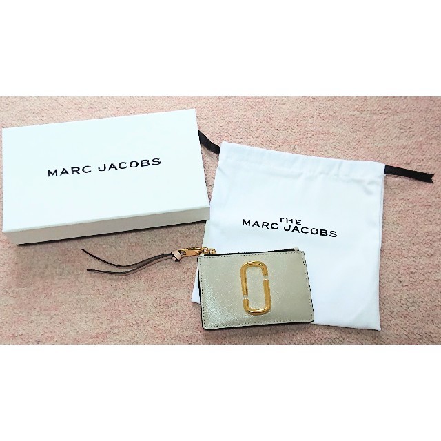 MARC JACOBS(マークジェイコブス)のMARC JACOBSマルチウォレット レディースのファッション小物(パスケース/IDカードホルダー)の商品写真