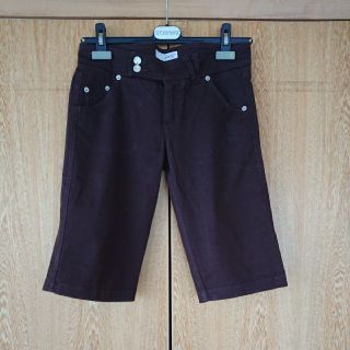 ザラ(ZARA)のZARA TRF 膝丈パンツ(カジュアルパンツ)