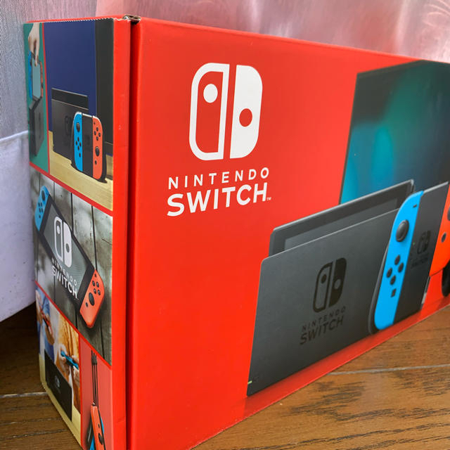 Nintendo Switch(ニンテンドースイッチ)の任天堂Switch本体 エンタメ/ホビーのゲームソフト/ゲーム機本体(家庭用ゲーム機本体)の商品写真