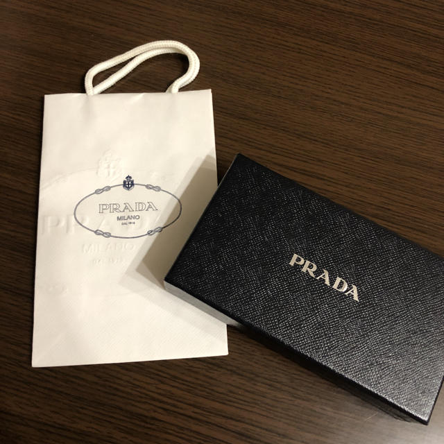 PRADA(プラダ)の値下げ！プラダ　空箱　ショップ袋　セット　ブラック　ネイビー　小物入れ レディースのバッグ(ショップ袋)の商品写真