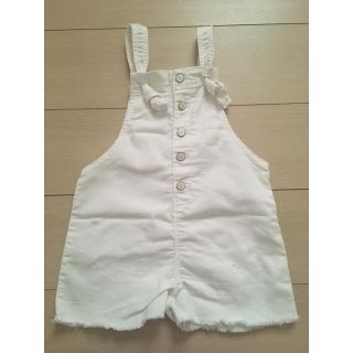 ザラ(ZARA)の★ザラ　Zara １１０　白デニム　ショートパンツオーバーオール(パンツ/スパッツ)