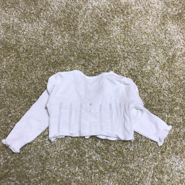 BeBe(ベベ)のBeBeのカーディガン　90 キッズ/ベビー/マタニティのキッズ服女の子用(90cm~)(カーディガン)の商品写真