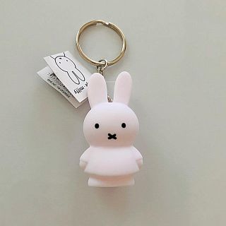 ミッフィー　miffy   キーホルダー　白色　1個(キーホルダー)