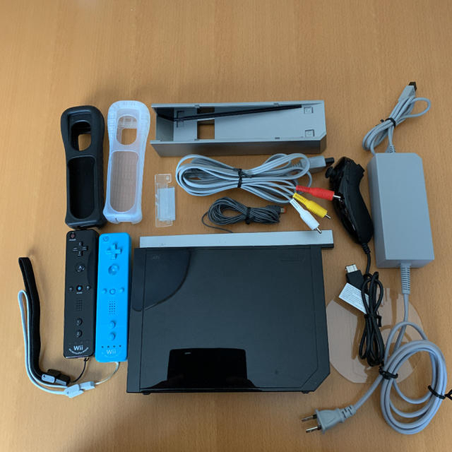 Wii リモコン プラス ソフト セット Wii リモコン プラス ソフト セット