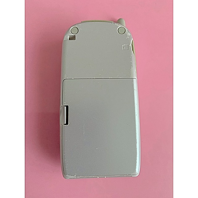 NTTdocomo(エヌティティドコモ)のDOCOMO  ガラケー N505is  充電器セット スマホ/家電/カメラのスマートフォン/携帯電話(携帯電話本体)の商品写真