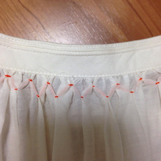 オーマスヘンデ omashande 白 手刺繍入りブラウス