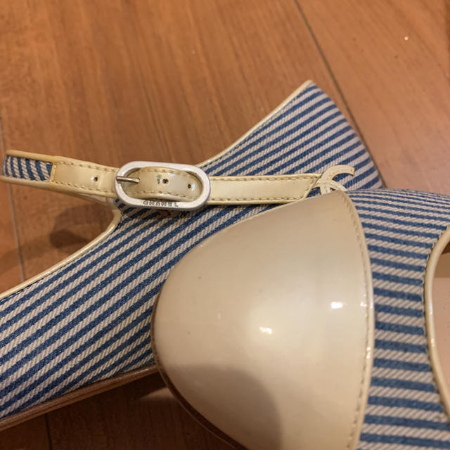 CHANEL 36.5 エナメル 難ありの通販 by リル's shop|シャネルならラクマ - 未使用 CHANEL ストラップフラットシューズ 人気超特価