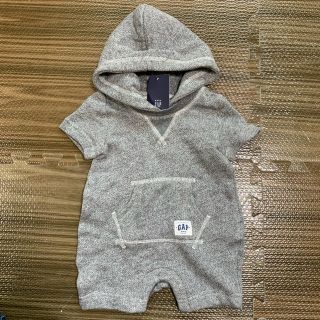 ベビーギャップ(babyGAP)のGAP フード付きロンパース　60cm(ロンパース)