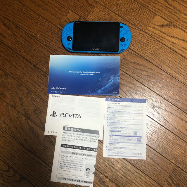 PS VITA 本体16GB メモリーカード付き 携帯用ゲーム機本体