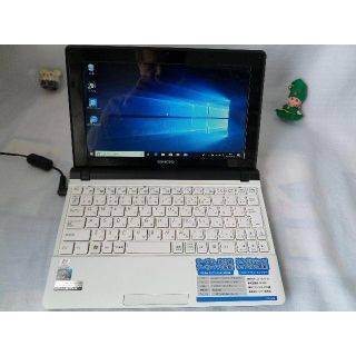 オンキヨー(ONKYO)の美品！ONKYO 小型ＰＣ　WINDOWS10 (ノートPC)