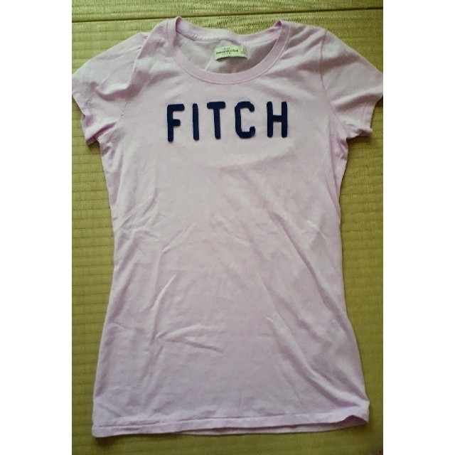 Abercrombie&Fitch(アバクロンビーアンドフィッチ)のAbercrombie&Fitch　レディースTシャツ　Sサイズ レディースのトップス(Tシャツ(半袖/袖なし))の商品写真