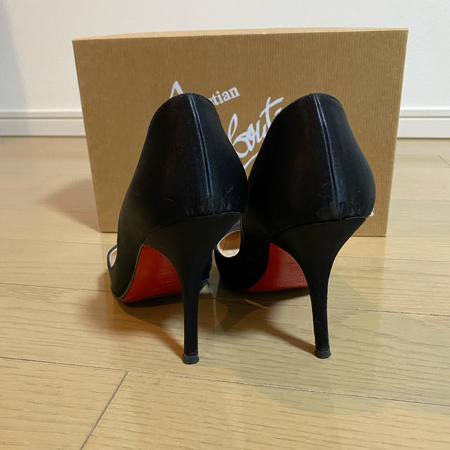 Christian Louboutin(クリスチャンルブタン)のルブタン DECOL TISSIMO 100 ブラックサテン 36 レディースの靴/シューズ(ハイヒール/パンプス)の商品写真