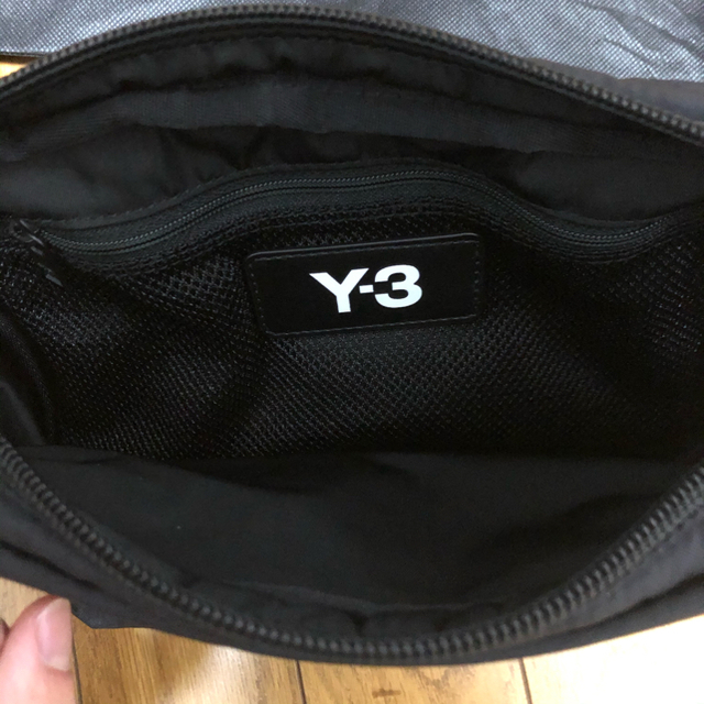 Y-3(ワイスリー)のY-3 ショルダーバック yohji Yamamoto ワイスリー メンズのバッグ(ショルダーバッグ)の商品写真