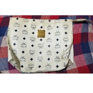 エムシーエム(MCM)のMCM クラッチバッグ　ホワイト(クラッチバッグ)