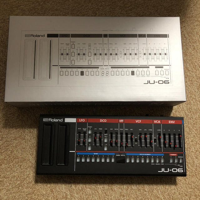 Roland(ローランド)のRoland JU-06 楽器の鍵盤楽器(キーボード/シンセサイザー)の商品写真