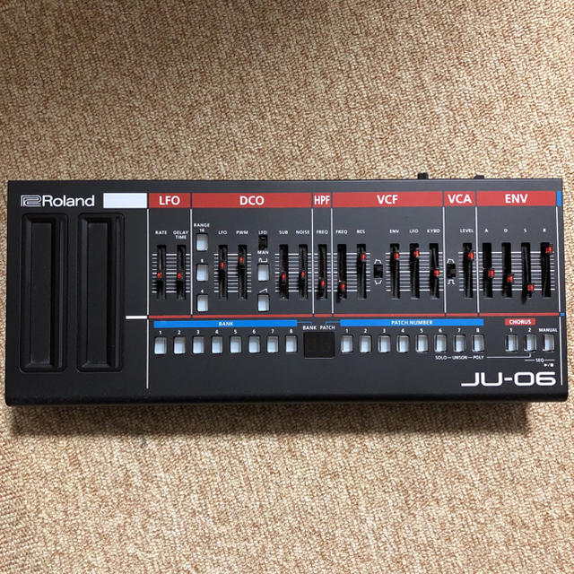 Roland(ローランド)のRoland JU-06 楽器の鍵盤楽器(キーボード/シンセサイザー)の商品写真