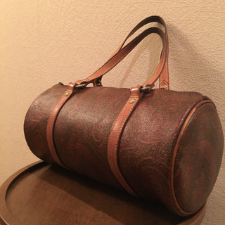 エトロ(ETRO)の＊期間限定値下＊ETRO エトロ　筒型ハンドバッグ(ハンドバッグ)