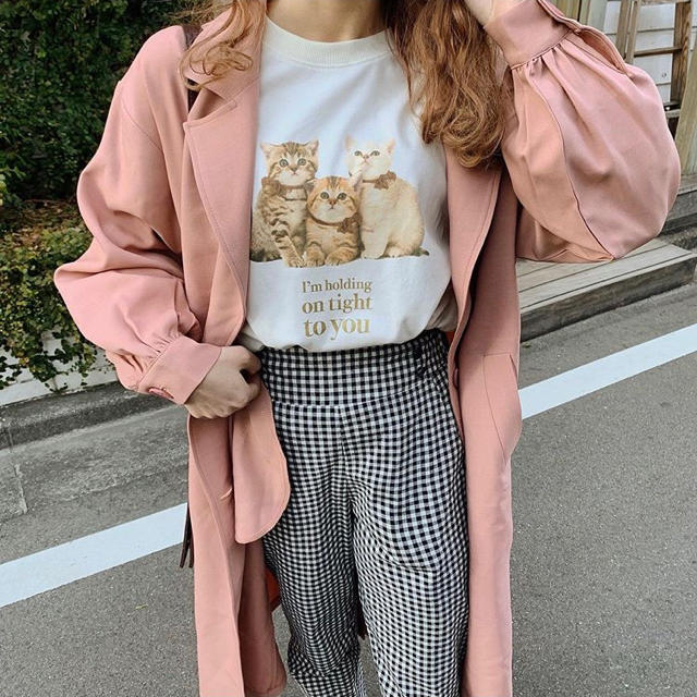 Lochie(ロキエ)のtreat urself cat tee レディースのトップス(Tシャツ(長袖/七分))の商品写真