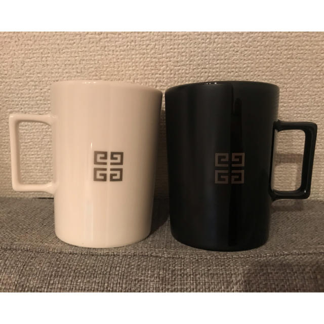 GIVENCHY(ジバンシィ)のGIVENCHY マグカップ　新品未使用 インテリア/住まい/日用品のキッチン/食器(グラス/カップ)の商品写真