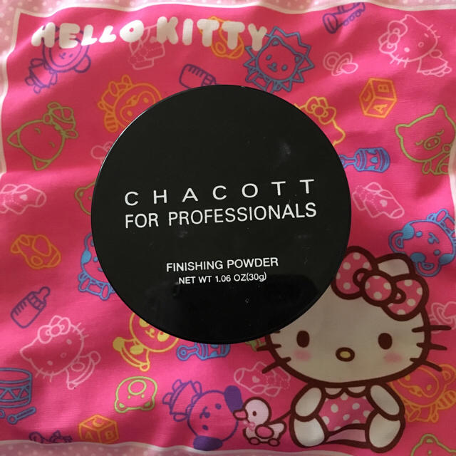 CHACOTT(チャコット)のCHACOTT パウダー 新品パフ付き コスメ/美容のベースメイク/化粧品(フェイスパウダー)の商品写真