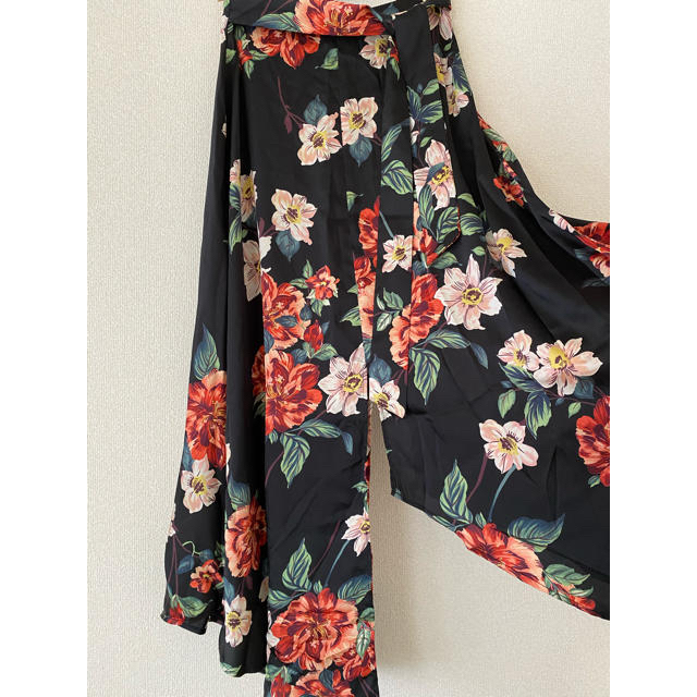 ZARA(ザラ)のstradivarius  Flower Skirt レディースのスカート(ロングスカート)の商品写真