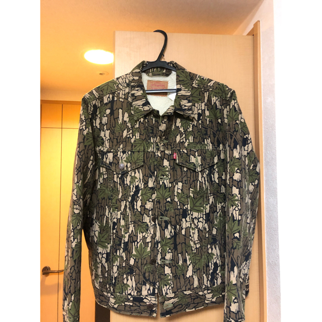 Supreme(シュプリーム)のLevi's Supreme Camoflage Trucker Jacket メンズのジャケット/アウター(Gジャン/デニムジャケット)の商品写真