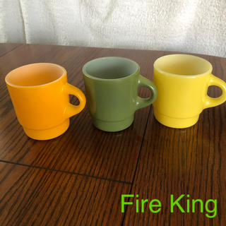 Fire-King - ファイヤーキング スタッキングマグ 3個セットの通販 by ...