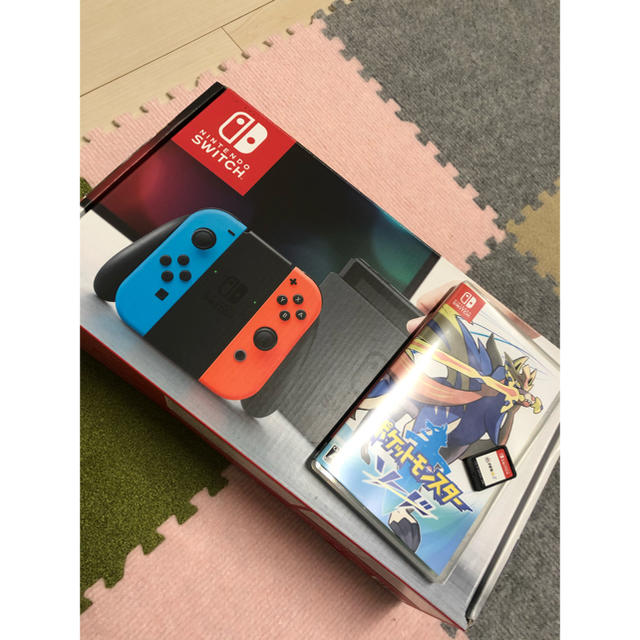 Nintendo Switch(ニンテンドースイッチ)の中古Nintendo Switch  エンタメ/ホビーのゲームソフト/ゲーム機本体(家庭用ゲーム機本体)の商品写真