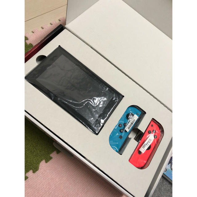 Nintendo Switch(ニンテンドースイッチ)の中古Nintendo Switch  エンタメ/ホビーのゲームソフト/ゲーム機本体(家庭用ゲーム機本体)の商品写真