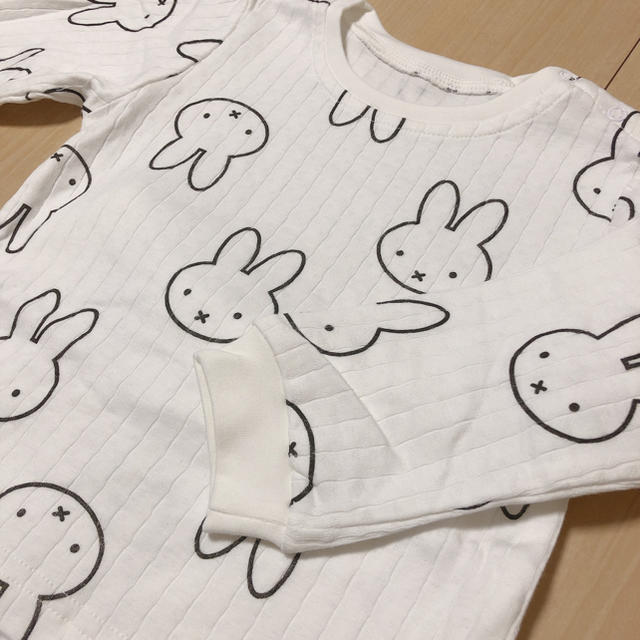 再入荷✽新品◆うさぎ柄 パジャマ 100 ミッフィーちゃんお好きな方に♡ キッズ/ベビー/マタニティのキッズ服男の子用(90cm~)(パジャマ)の商品写真