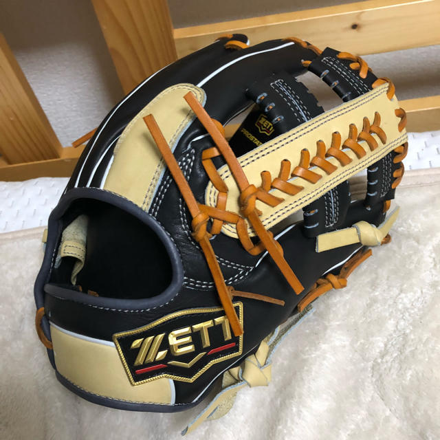 ZETT(ゼット)のゼット プロステイタス 軟式グローブ 内野手用 スポーツ/アウトドアの野球(グローブ)の商品写真