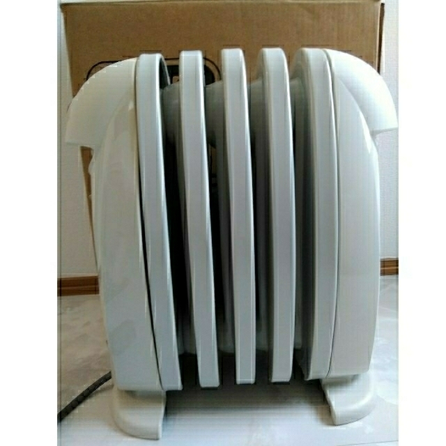 DeLonghi(デロンギ)のデロンギミニオイルヒーター スマホ/家電/カメラの冷暖房/空調(オイルヒーター)の商品写真