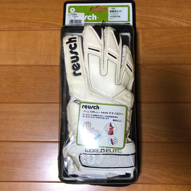 reusch(ロイシュ)のロイシュ　キーパーグローブ スポーツ/アウトドアのサッカー/フットサル(その他)の商品写真