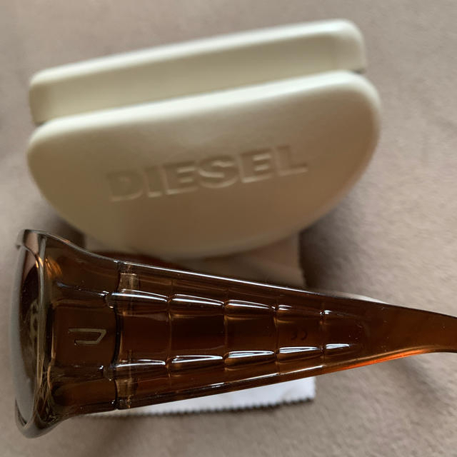 DIESEL(ディーゼル)のDIESELサングラス レディースのファッション小物(サングラス/メガネ)の商品写真