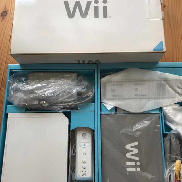 Wii(ウィー)のWii エンタメ/ホビーのゲームソフト/ゲーム機本体(家庭用ゲーム機本体)の商品写真